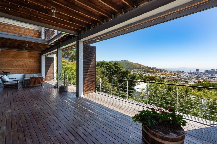 To Let 4 Bedroom Property for Rent in Higgovale Western Cape